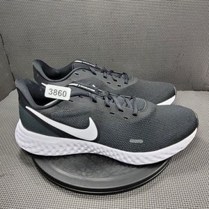 Mens Sz 14 Black & White Nike Revolution 5 Athletic Shoes